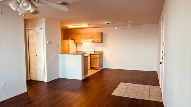 Foto del edificio - Sand Lake Private Residences Condo