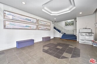 Building Photo - 326 S Manhattan Pl
