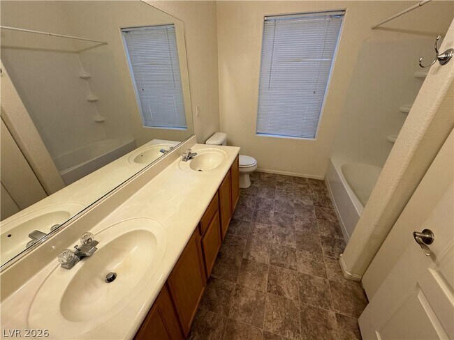 Foto del edificio - 2305 W Horizon Ridge Pkwy