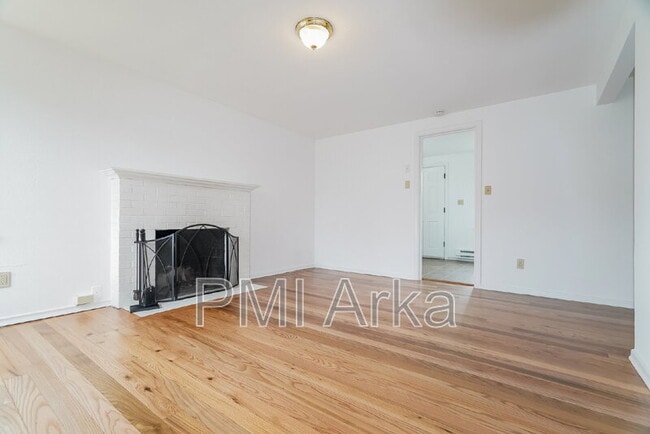 Building Photo - 7306 S 115th St