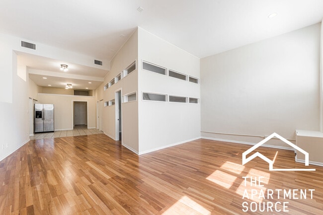 Photo - 2120 W Grand Ave Apartment