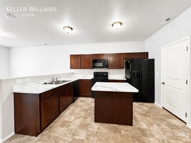 Building Photo - 7689 Grand Fir Point