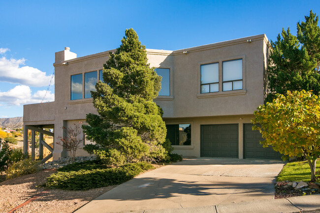 Foto del edificio - 13420 Executive Hills Way SE