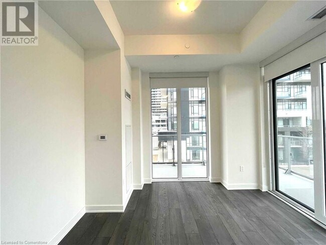 Building Photo - 4675 Metcalfe Ave