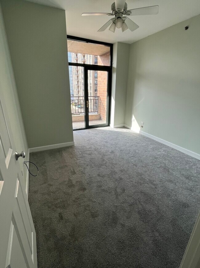 Foto del edificio - 400 W Ontario St