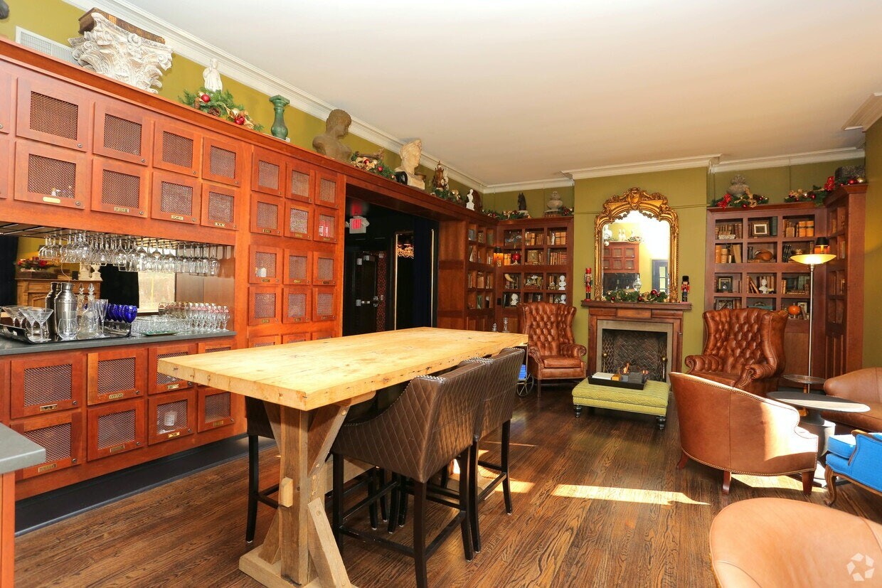 Foto del edificio - 4931 Lindell Boulevard, Unit 206