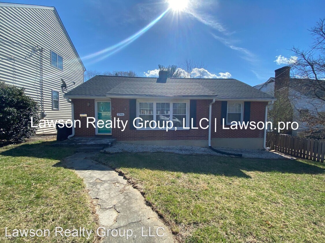 3 br, 2 bath House 2746 Tillett Rd SW House Rental in Roanoke, VA