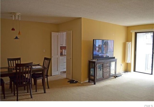 LIVING ROOM/DINING AREA - 44 Strawberry Hill Ave