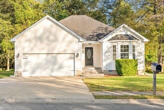 Building Photo - 2845 Teakwood Dr