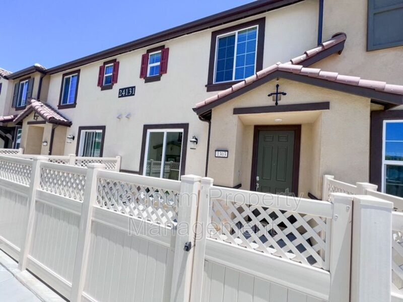 Foto principal - 24131 Tuscany Ave