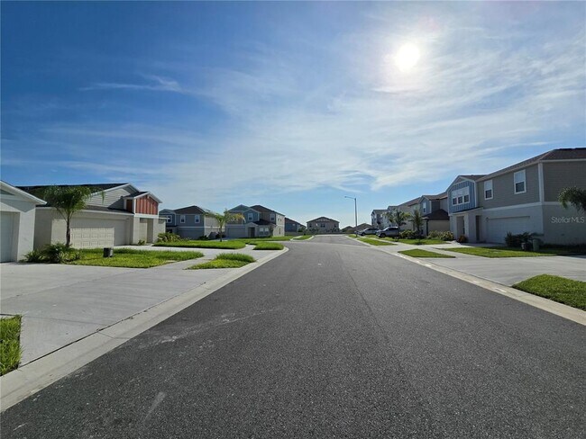 Foto del edificio - 2441 Oakwood Ln