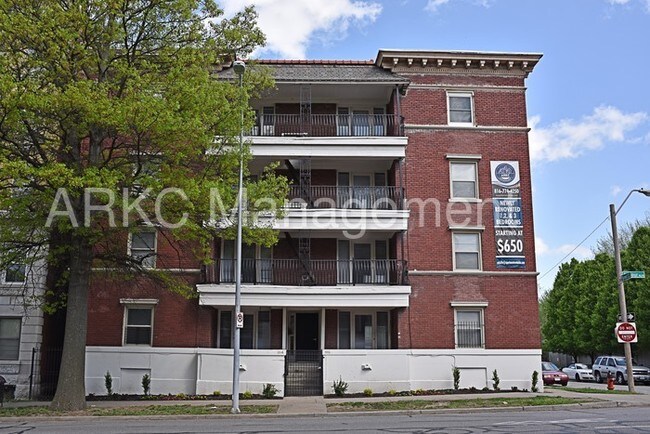 Building Photo - 1114 E Armour Blvd