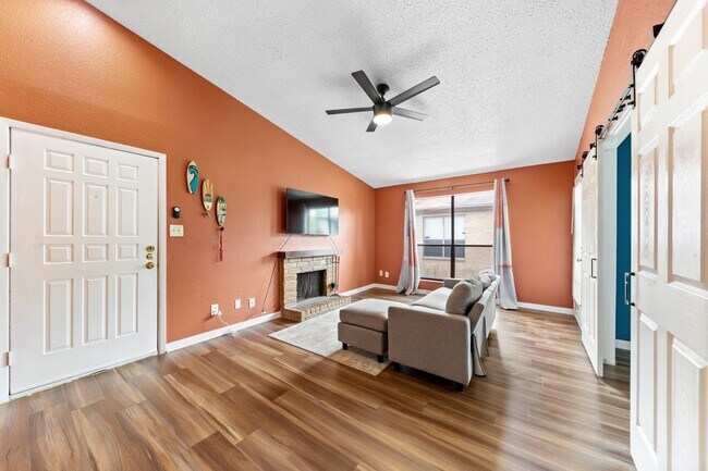 Foto del edificio - 2120 Wilcrest Dr