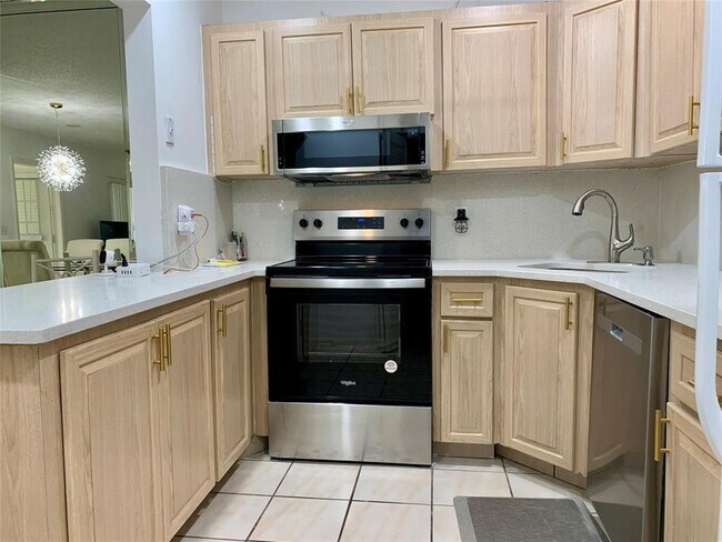 Foto del edificio - 301 Knotty Pine Cir