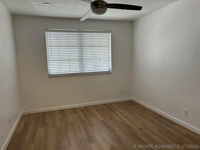 Foto del edificio - 1851 NE 62nd St