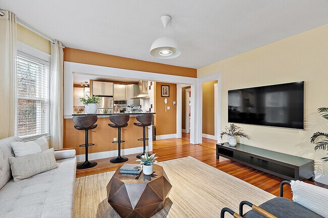 Living Room - 1900 Washington St