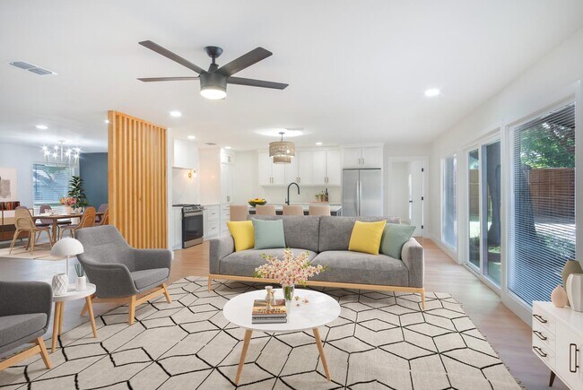 Building Photo - Bright Northwest Dallas home on large quarter-acre lot