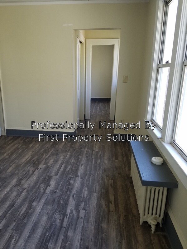 Building Photo - 415 Woodlawn Ave