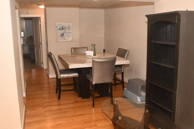 Foto del edificio - 2832 Hartford St SE