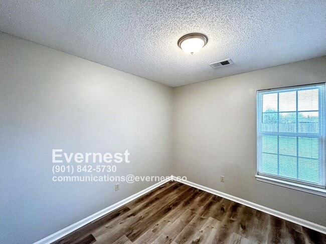 Building Photo - 7091 Foxhall Dr