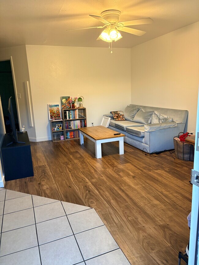 Living room - 375 W 550 N