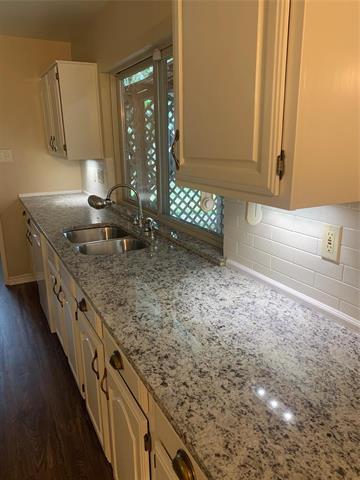Building Photo - 6516 Chinaberry Trail