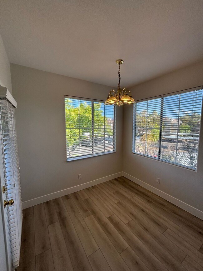 Building Photo - *CUTE 2 MASTER BEDROOM CONDO IN GATED COMMUNITY!!*