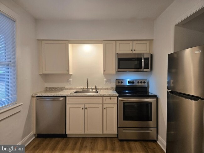 Foto del edificio - 735 S Kent St