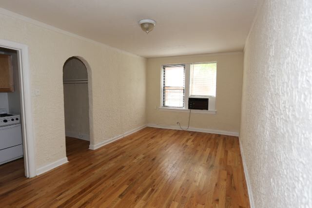 Foto del edificio - 562 W Arlington Pl
