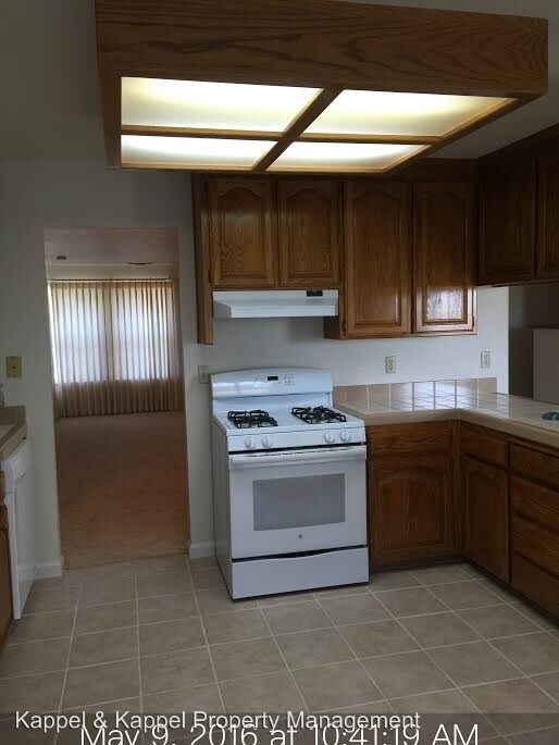 Foto del edificio - 1345 Hillview Dr