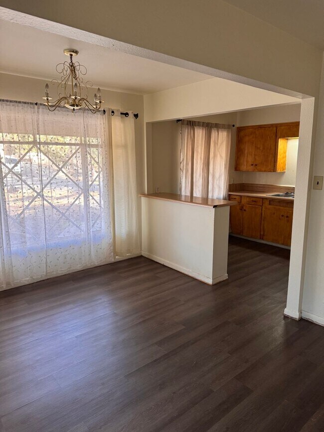 Foto del edificio - 2 Bedroom 1 Bathroom House North of Hospital