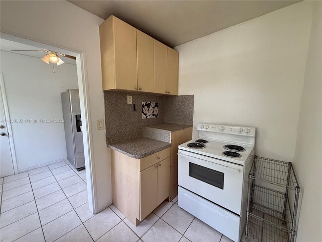 Foto del edificio - 518 Santander Ave