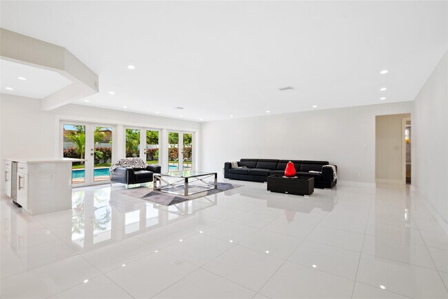 Foto del edificio - 21100 Highland Lakes Blvd