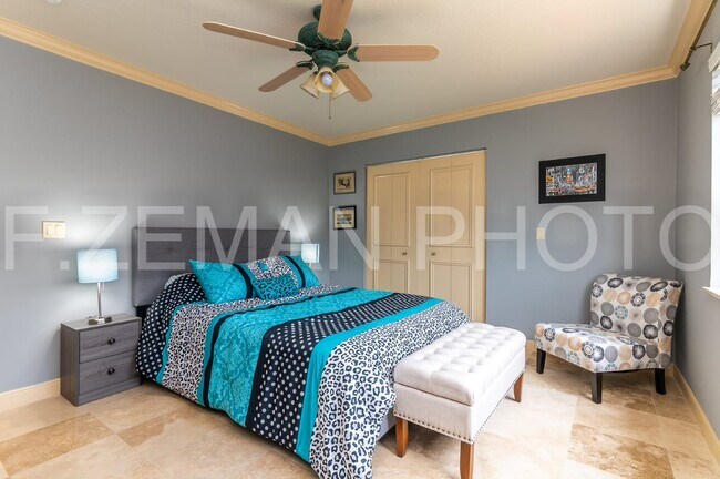 Foto del edificio - 2620 NE 48th St