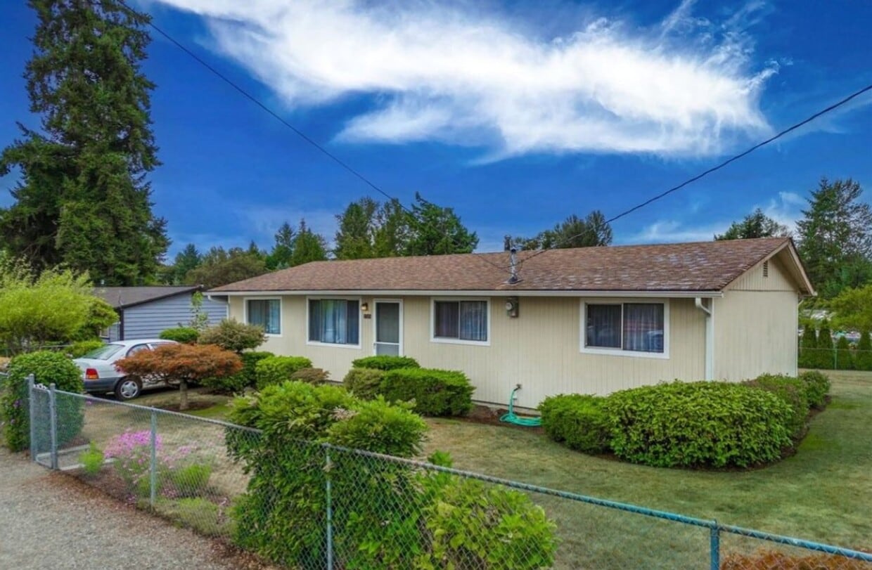 Kent rambler ready for move in! 3 bedroom... House Rental in Kent, WA