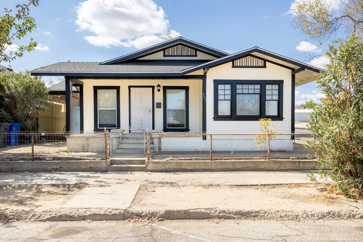 Primary Photo - 331 San Emidio St