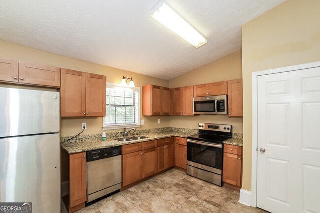 Building Photo - 1255 Bishop's Ln