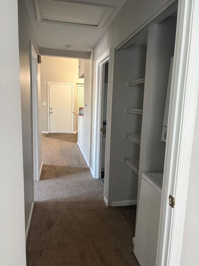Building Photo - Hampton Club Gated Community