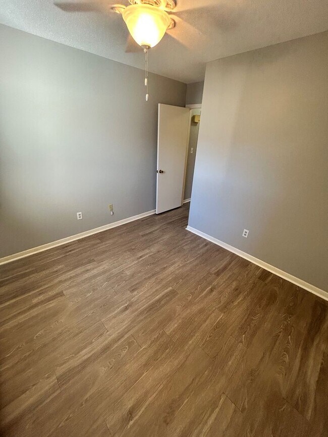 Foto del edificio - 3379 Division Ave SW