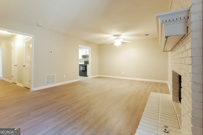 Foto del edificio - 8071 Creekstone Way