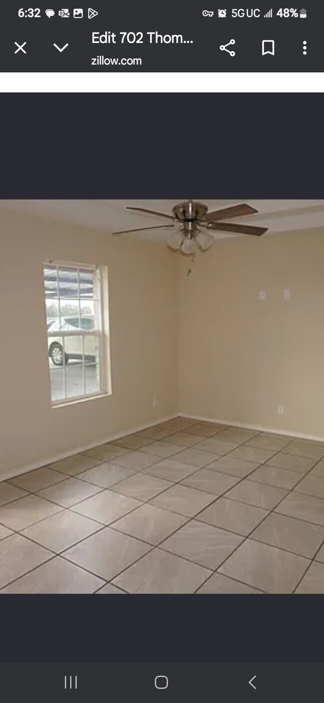 Living room - 702 Thompson Rd
