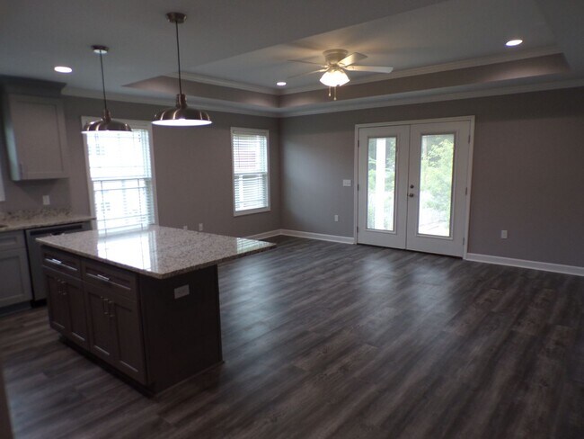 Building Photo - Shady Oak Apartments, Lowe Drive, Enterpri...