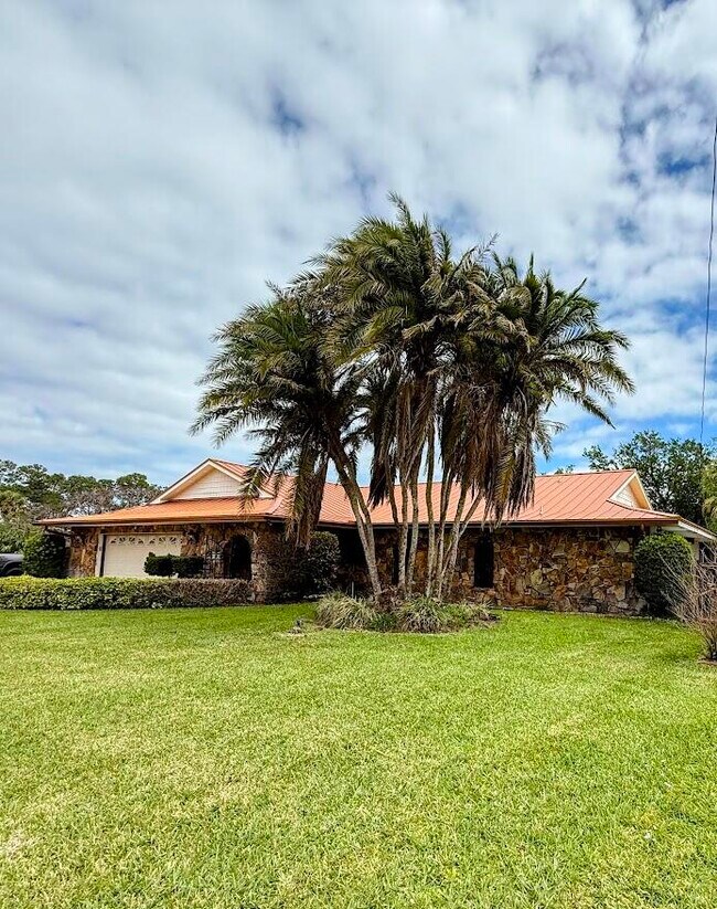 Foto del edificio - 465 SE Naranja Ave