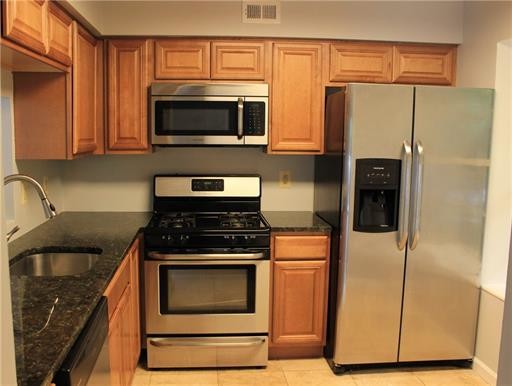 Building Photo - 1402 Commons at Kingswood Dr