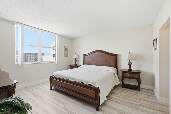 Foto del edificio - 3450 S Ocean Blvd