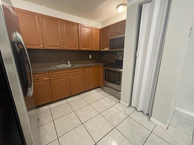 Foto del edificio - 7750 SW 10th Ct