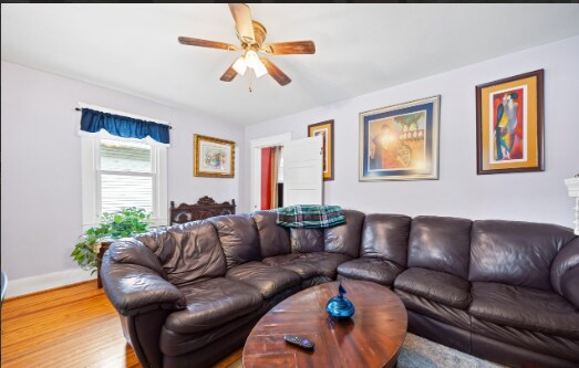 Foto del edificio - 2105 Bradley Ave