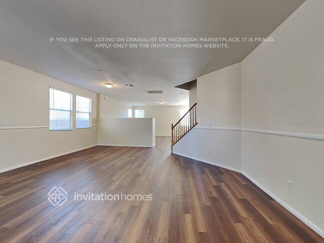 Foto del edificio - 4923 Charlo Dr