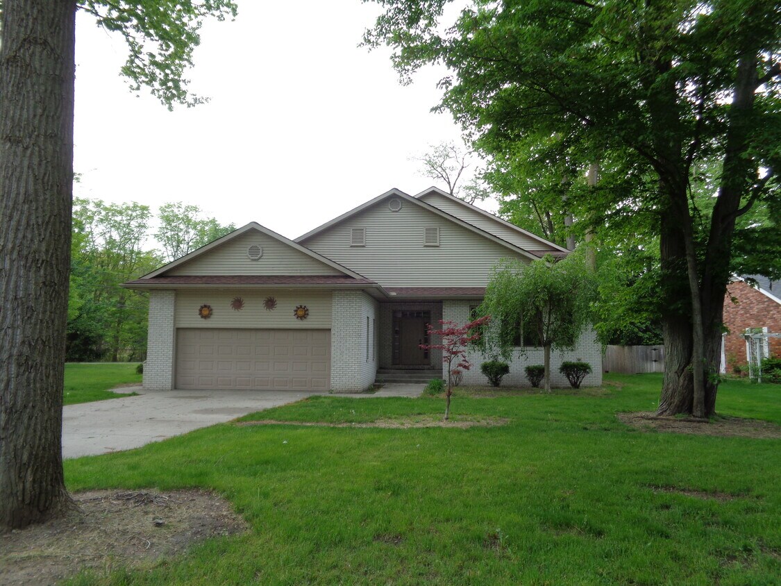 Primary Photo - 6064 Barkwood Ln