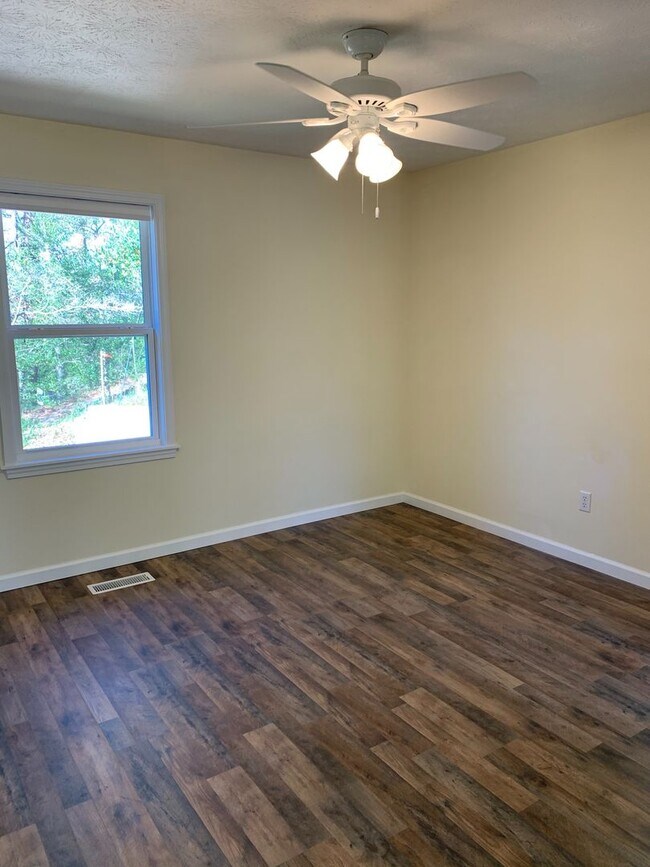 Foto del edificio - Bayless Street Downtown One Bedroom